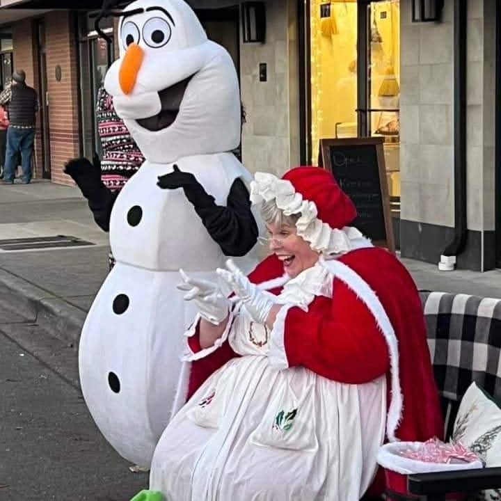 Candle Making with Mrs.Claus at Rodeo Lounge