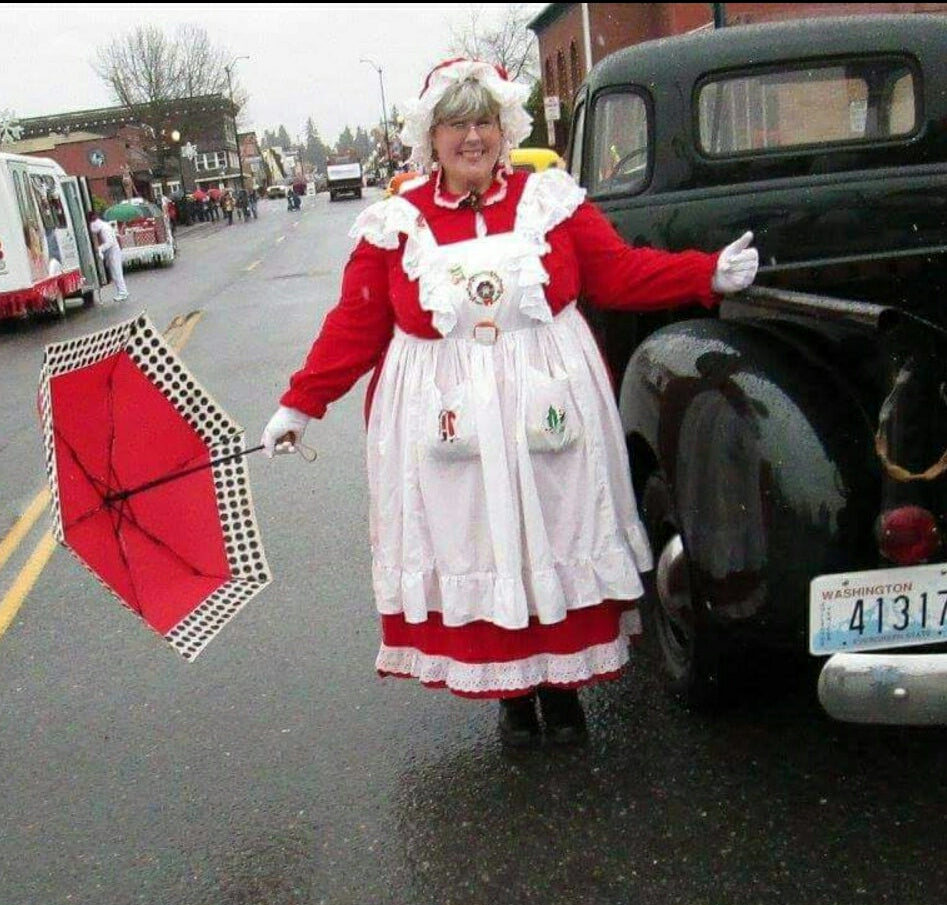 Candle Making with Mrs.Claus at Rodeo Lounge